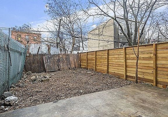 4th image of 71 Clermont Ave #G
