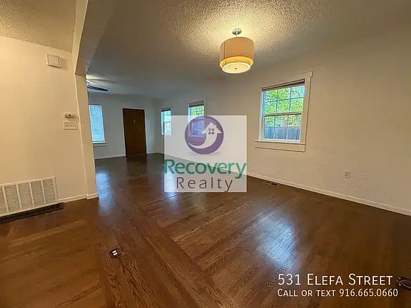 5th image of 531 Elefa St