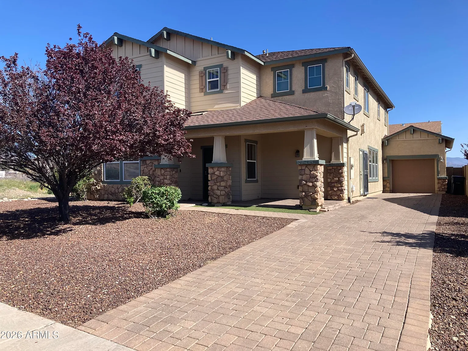 4 bed, 2.5 bath, 2924 sqft, $2,800 — Photo 1