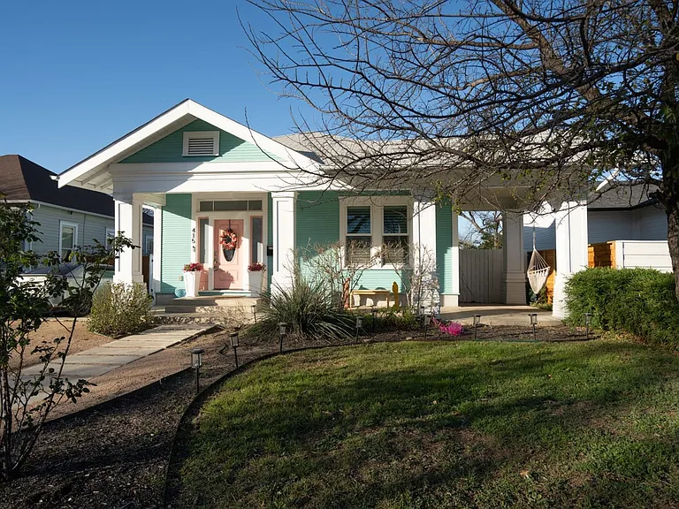 415 Florida St — Photo 2