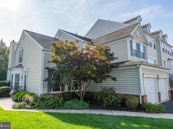 1 Bridgepoint Ct, Doylestown, PA 18901