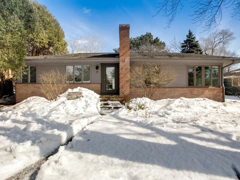 1st image of 8 Hingham Cir