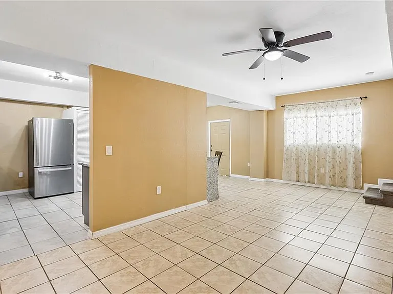 3123 Lawrence St — Photo 3