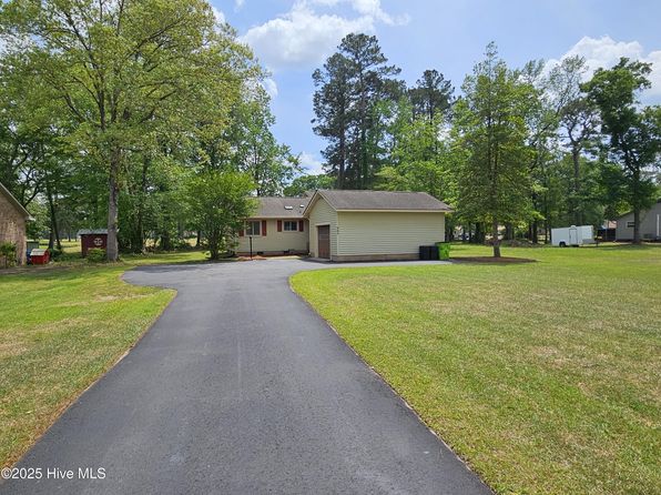 905 Plantation Drive, New Bern, NC 28562