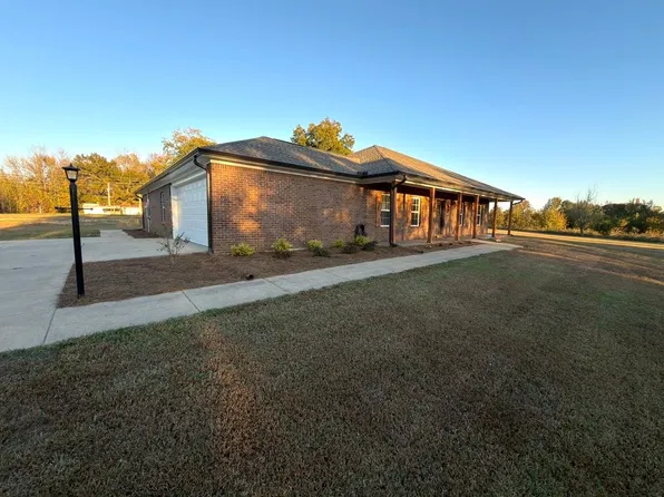 100 Burton Dr, Caledonia, MS 39740