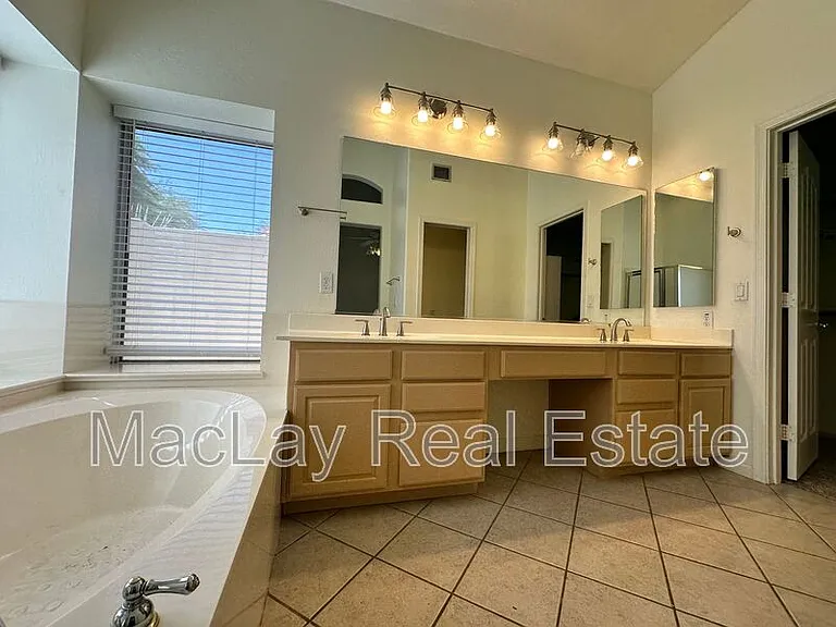 1667 S Sycamore Pl — Photo 14