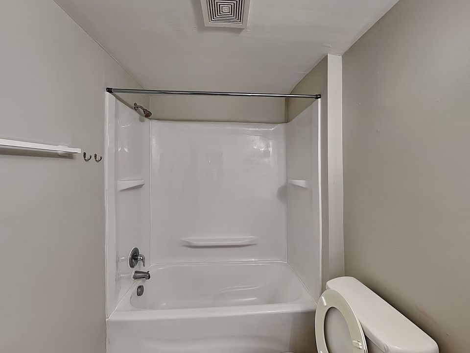 1st image of 192 E 11th Ave APT B