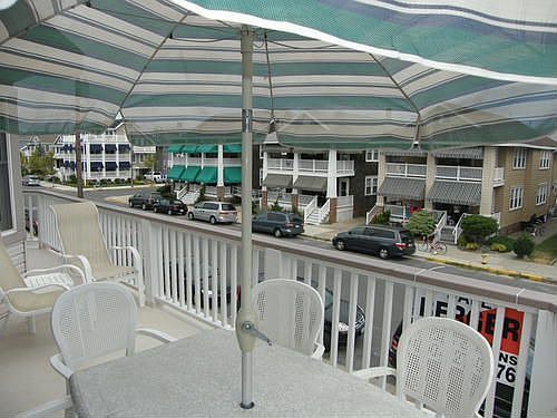 3rd image of 918 Brighton Pl