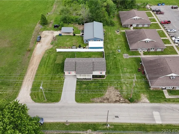 308 Manor Dr, Eldon, MO 65026