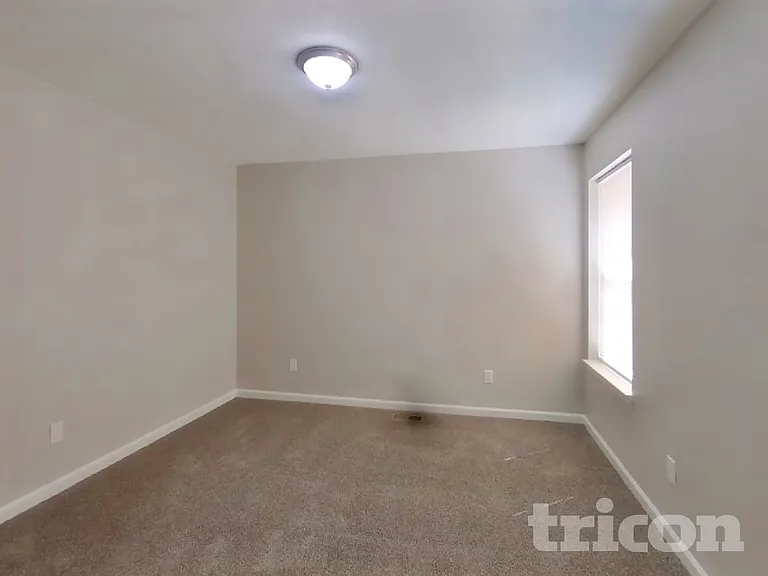 908 W Clinton St — Photo 10