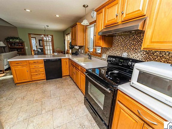 5th image of 803 Churchill Ct