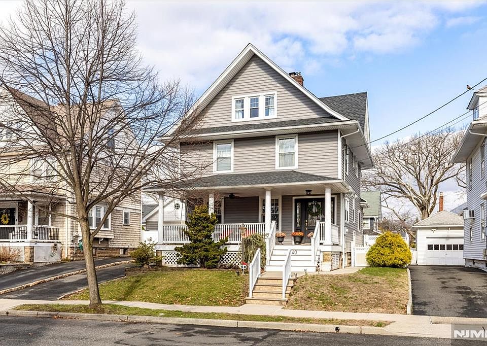 1st image of 40 Courier Pl