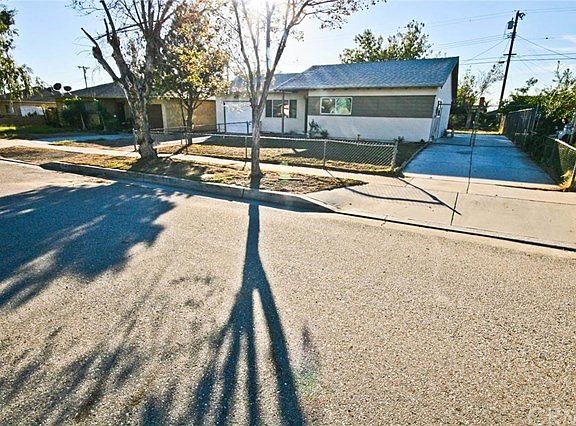 3rd image of 9046 Elm Ave