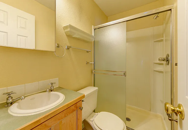 1503-1513 20th Street Bathroom
