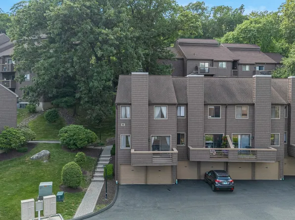 166 Old Brookfield Road #11-1, Danbury, CT 06811