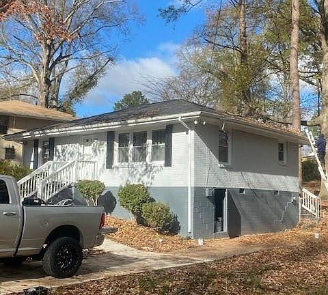 2nd image of 387 Scott Dr SE