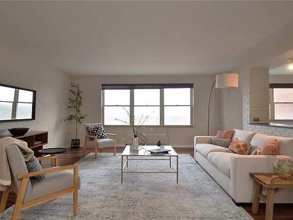 4th image of 13900 Shaker Blvd APT 1112