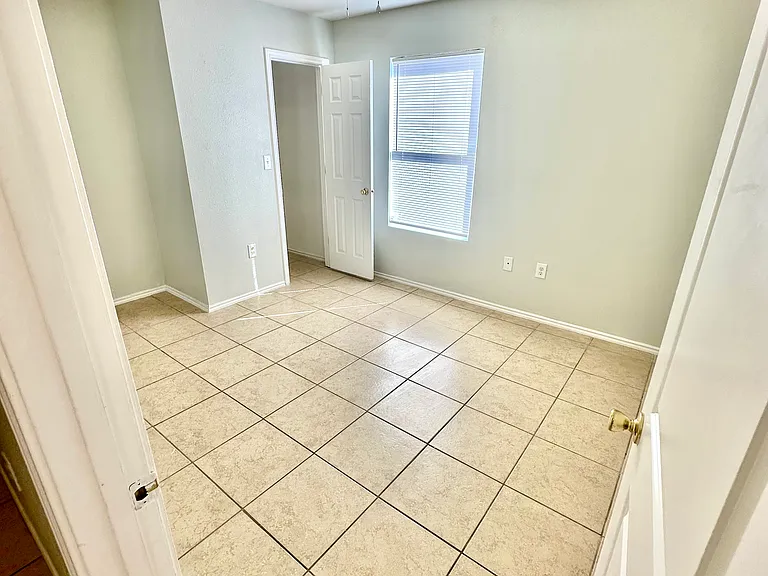 15315 Kamary Ln #15315 — Photo 10