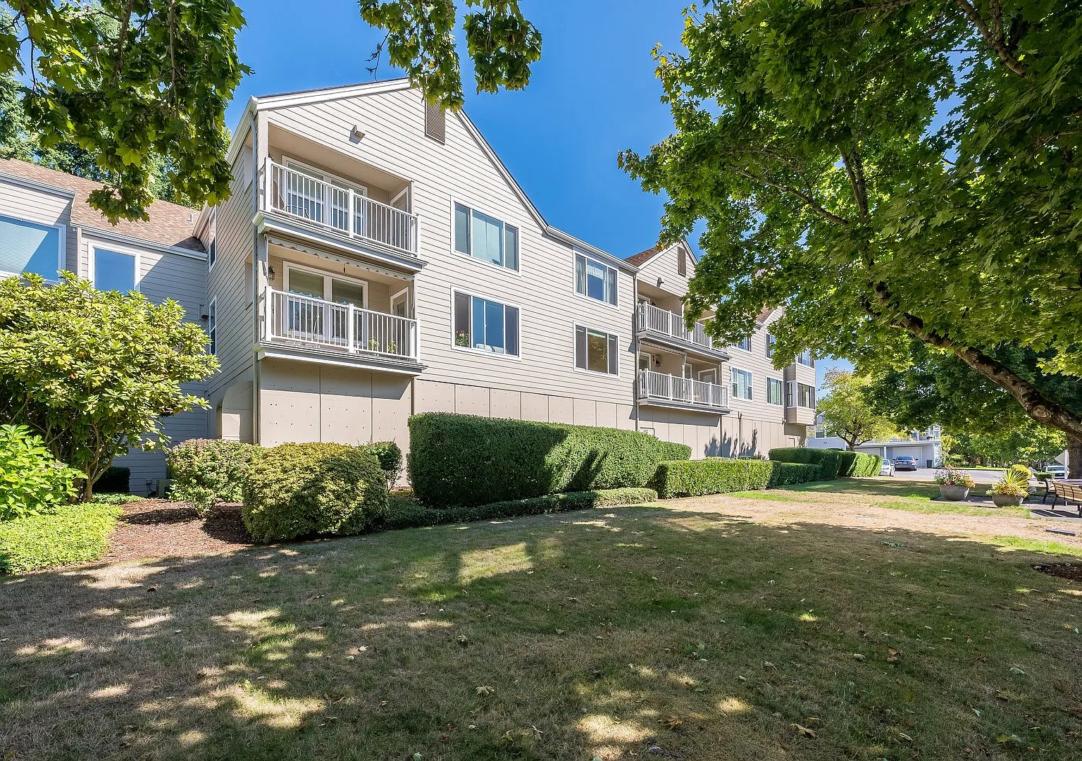1bd/1ba Issaquah Condo — Photo 1