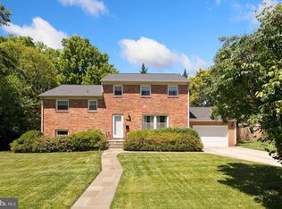 9908 Holmhurst Rd, Bethesda, MD 20817