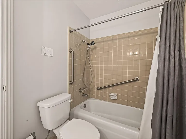 6404 Burgoyne Rd #159 — Photo 6