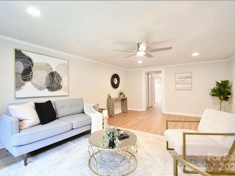 80 Sumner Ave NW — Photo 8
