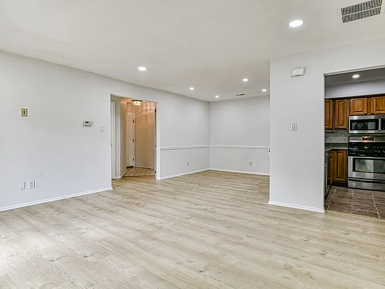 805 Harwood Ct #A — Photo 9