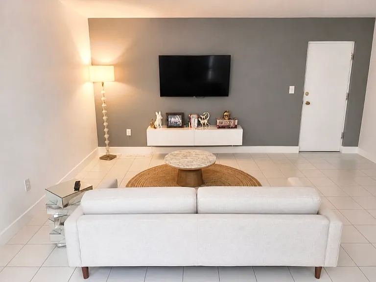 115 Sunrise Dr #2B — Photo 3