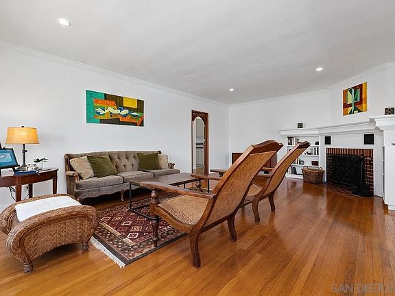 4th image of 4577 48th St