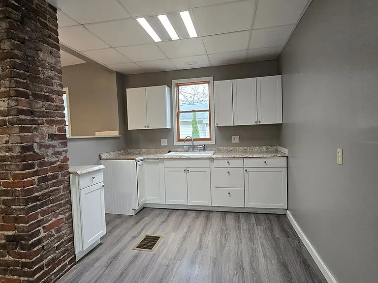 1723 Rebecca St — Photo 7