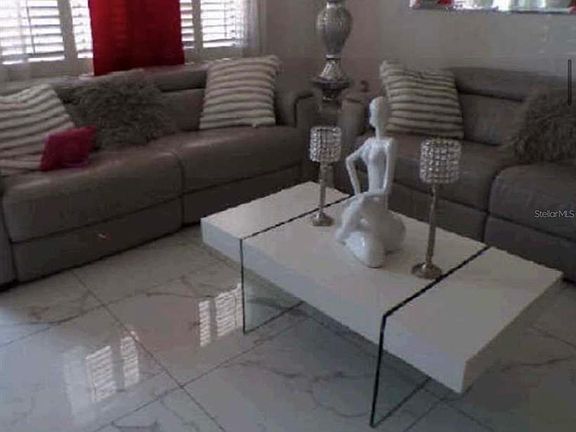 3rd image of 3107 W OSBORNE AVENUE
