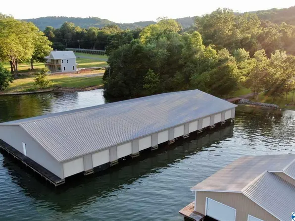 11 Cedar Ridge Rd, Guntersville, AL 35976