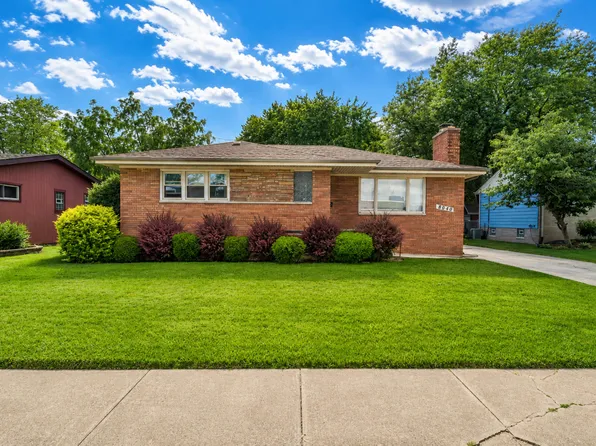 8040 Jefferson Ave, Munster, IN 46321