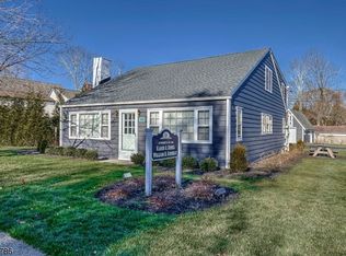 61 W Main St, Mendham, NJ 07945