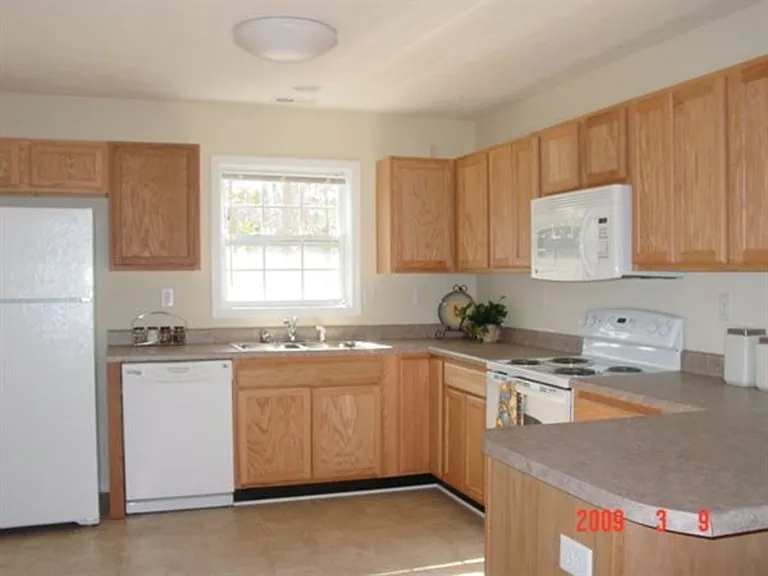 106 Stadiem Dr — Photo 5