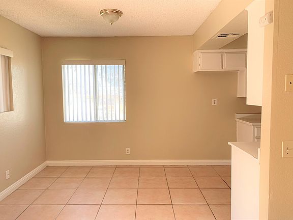 4th image of 600 E 5th St APT 12
