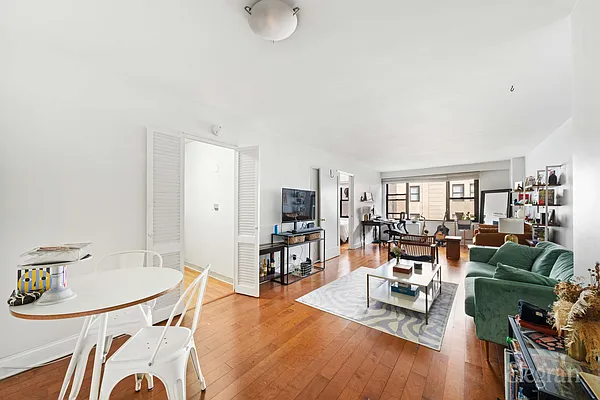 Sold by Elegran | media 1