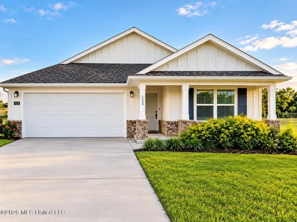 123 Mill Ct, Lucedale, MS 39452