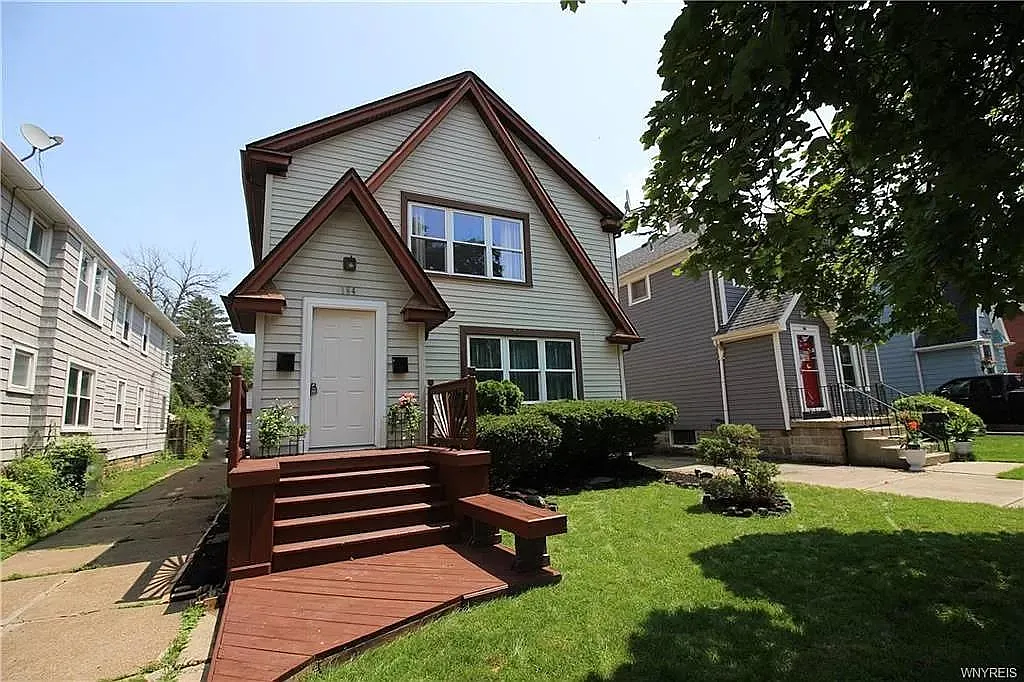 3 bed, 1200 sqft, $1,900 — Photo 2