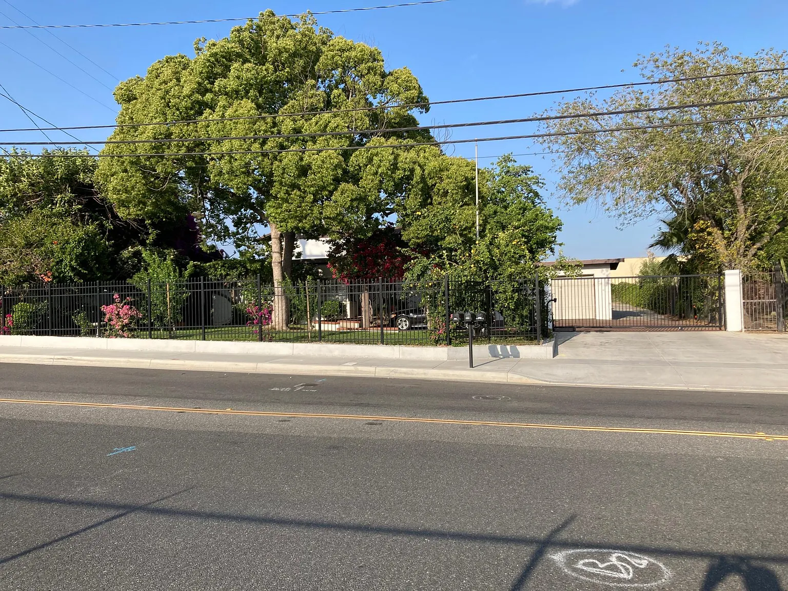 2 bed, 750 sqft, $1,900 — Photo 1