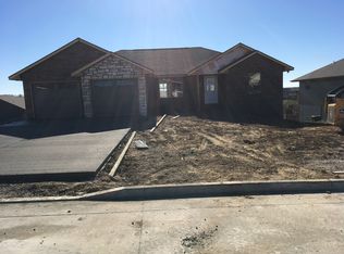 3848 Riley Ct, Jefferson City, MO 65109