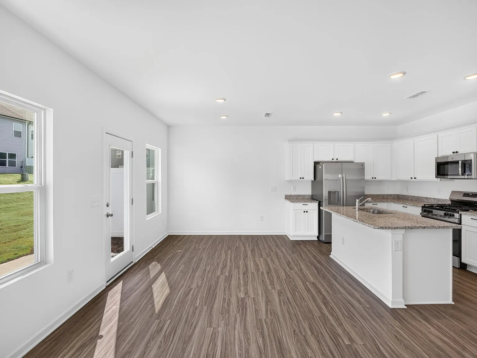 3 bed, 2.5 bath, 1511 sqft, $1,950 — Photo 4