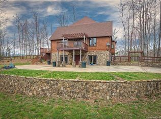 450 Homers Ln, Hendersonville, NC 28792