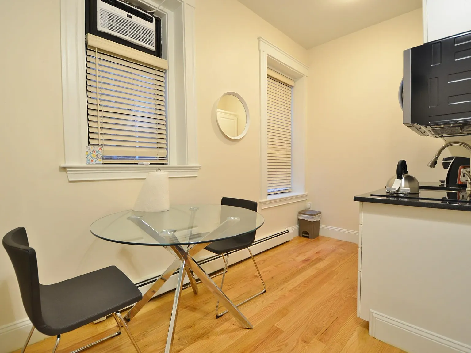 Studio, 300 sqft, $2,300 — Photo 1