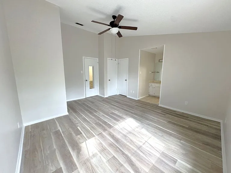 5900 Grelot Rd #504 — Photo 19