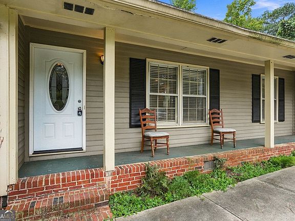 3rd image of 4548 Shallowford Rd