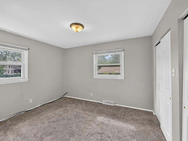 15726 Avalon Ave — Photo 14