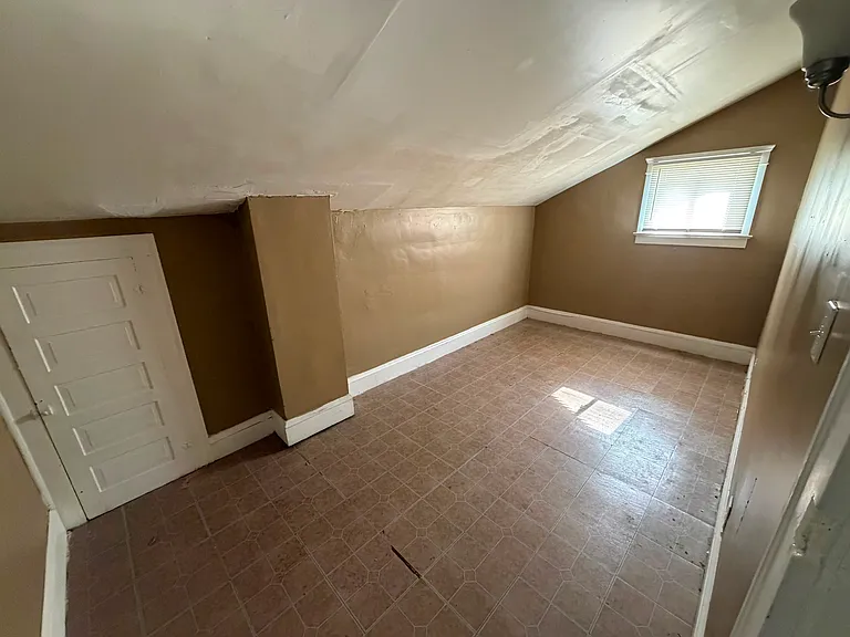 12420 Phillips Ave — Photo 11