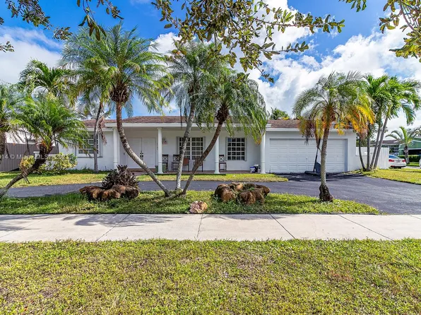 20101 SW 83rd Ave, Cutler Bay, FL 33189
