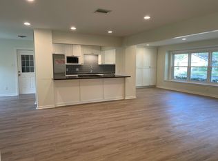 2430 Willowby Dr, Houston, TX 77008